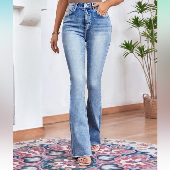 23 Chic Side Slit Frayed Hem Flare Wide Leg Jeans - Picture 3 of 5